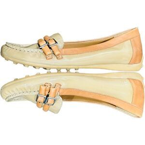 TAHARI Sonya NWOT Tan Beige Patent Leather Flats Loafers Size 8.5